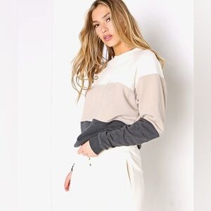 DONNI Vintage Fleece Tri-Crew Sweatshirt in Creme/Stone/Charcoal | Size Small